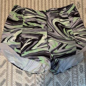Size 12 Lululemon Hotty hot high rise 4in inseam